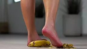hey check out this petite brunette crushing fruits under high heels... yum for foot fetish fans 👠🍇💥