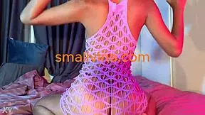 after school, this slim hottest asian cutie wiggles her big juicy ass teasingly 😘🍑