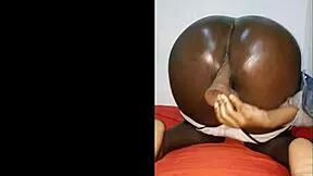 hey hun just spreading my curvy latina ass cheeks wide... big dildo in pussy n assplay for u 😘🍑💦