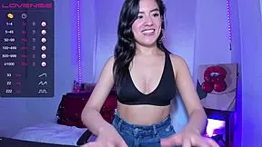 hey venuss shake that oiled colombian bubble butt in erotic webcam dance?