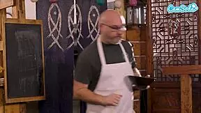 chun-li cosplay babe goes eating but gets fucked rough outdoors halloween