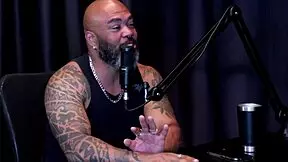 gosta do pau médio? ela parou a gravação porque o cliente não pagou e ficou sem o cuzinho de agatha mama no see-through red 😈🔥