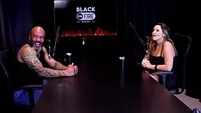 gosta do pau médio? ela parou a gravação porque o cliente não pagou e ficou sem o cuzinho de agatha mama no see-through red 😈🔥