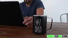 chubby stepdaughter sneaks blowjob from stepdad behind stepmom