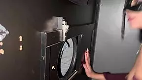 she offers her pussy at the swingers gloryhole