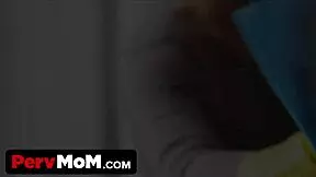 gorgeous stepmom begs stepson creampie her milf pussy to get pregnant!!