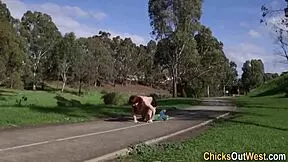 Australian Teen Dives Into Hairy Pussy Eating