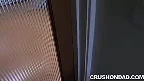 harlowe blue's squirting stepdaughter mess needs fixing asap 😩💦