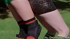 Australian Teen Dives Into Hairy Pussy Eating