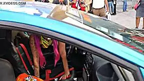 parando mi culo con liguero coletas sailor en expo autos... pussy tan expuesta!