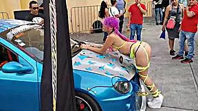 parando mi culo con liguero coletas sailor en expo autos... pussy tan expuesta!