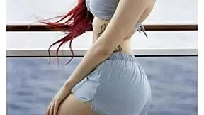 Lomotif of Hot Diana Zambrozuski in Tight Bikini Posing Seductively