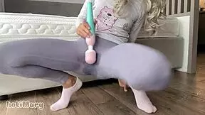 petite asian teen squirts hard in tight leggings toy massage 🔥💦