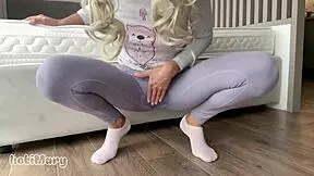 petite asian teen squirts hard in tight leggings toy massage 🔥💦