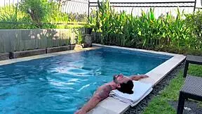 hey babe does eating your pussy in the pool make you cum harder than ever?