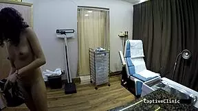 Yasmine Woods Spreads Shaved Pussy with Vibrator in Missionary