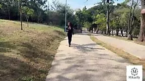 casadinha safada pula corrida pra mamar pauzudo do tony tigrão no parque