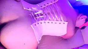 esta camarera se deja follar por plata en habitacion secreta del bar