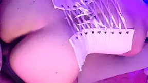 esta camarera se deja follar por plata en habitacion secreta del bar