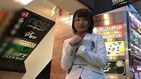 Super Rare Akihabara Underground Idol Gives Facial in Secret Fan Option!
