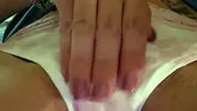 coquine emy angel spreads her petite 18+ chatte wide on webcam for teasing viewers