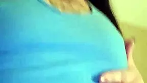 coquine emy angel spreads her petite 18+ chatte wide on webcam for teasing viewers