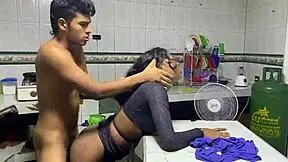 follando a mi hermanastra latina en lencería en la ducha 😈🍑💦