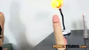 Curvy Latina Trans Lilith Oliveira Toys Big Cock!