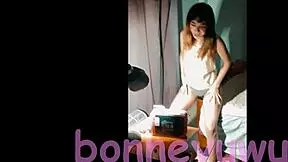 Bonneyuwu Dances Seductively in Panties Skirt and Bra