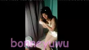 Bonneyuwu Dances Seductively in Panties Skirt and Bra