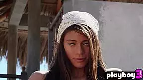 Hannah Le Poses Nude Outdoor Flaunting Big Ass And Small Tits