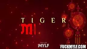 stepson fingers milf pussy then pounds for her debut?