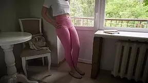 hey stepsis your yoga pants cameltoe is huge wanna see my pussy?