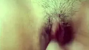 Sola En Casa Fingering Herself With Toys Desperately