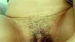 Sola En Casa Fingering Herself With Toys Desperately