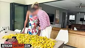 damn this busty 18yo blonde's ebony pussy gets stretched so wide by that monster cock 🍆💦 american style 🔥