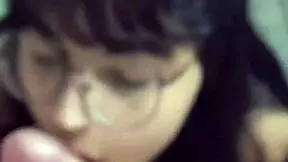 quer ver essa novinha safada chupando pau gostoso?