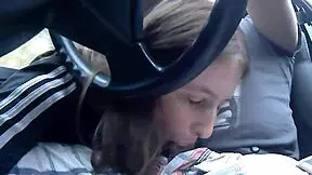 Blonde bombshell gets blown in car