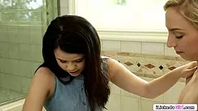 i crave licking this hairy petite reporter's pussy as blonde athlete 😩👅💦