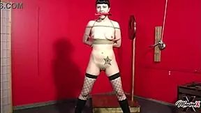 SEXY GOTH SLUT MISTRESS jezebel ties up submissive for wet licking and squirting