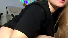 bbw fingers her wet pink pussy