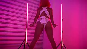 colombian dancer shakes her ass seductively for cash 💃🍑