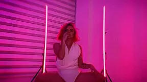 colombian dancer shakes her ass seductively for cash 💃🍑