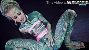 oh man pip's psychedelic hippie ass takes that dildo deep in anal play with pierced nipples and squirting