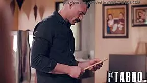 marley brinx fingering her wet pussy for daddy??