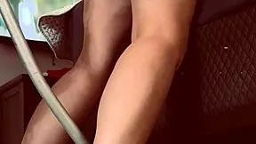 Skinny redhead housewife squirts on bedroom sex machine shaking big ass close-up