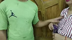 damn this beautiful wife rides delivery boy condom-style so tight n dirty 🔥🍆😏