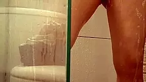 spying on venezuelan hermanastra milet bathing and shaving her pussy with hidden cam