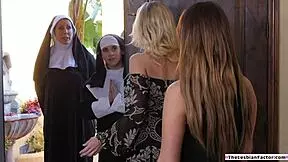 petite teen 18+ laps milf's hairy pussy while she licks back 👅🍑 big tits grinding