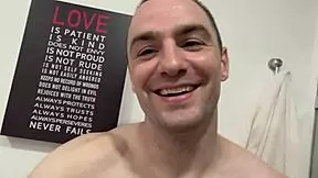 Behind the Scenes Latina Milf Mariana Sandoval Bathes with Bodybuilder Andres Acosta!